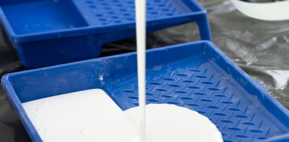 Cellpoly laboratuvarında endüstriyel yapıştırıcılar için uygulanan ileri seviye mukavemet ve kalite testi.